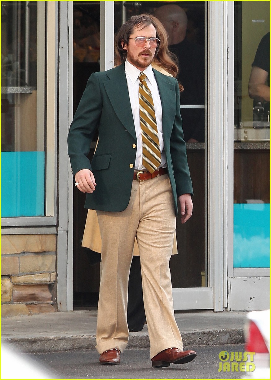 christian bale comb over cut for abscam with amy adams 03