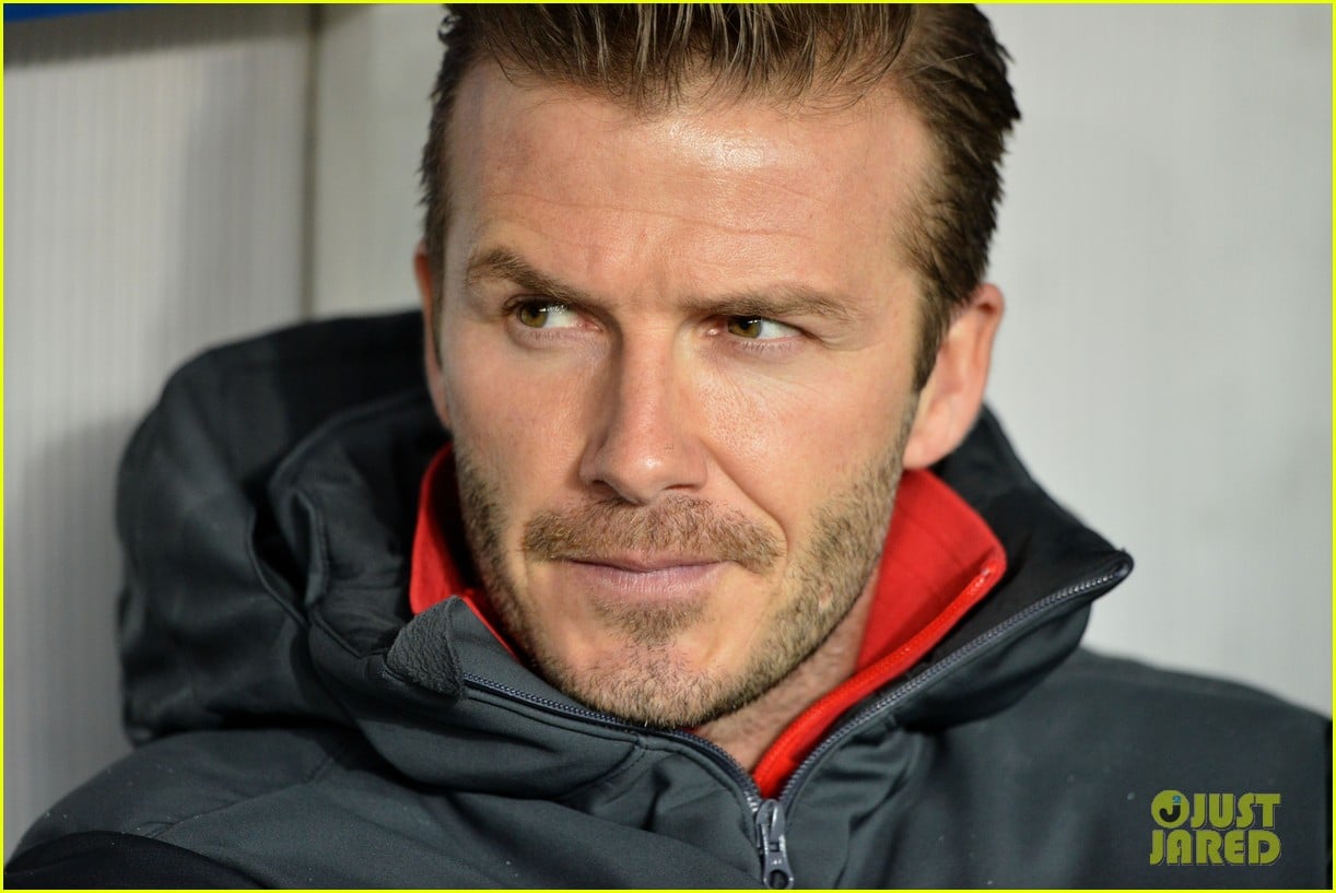 david beckham cheers on the sidelines for psg 09