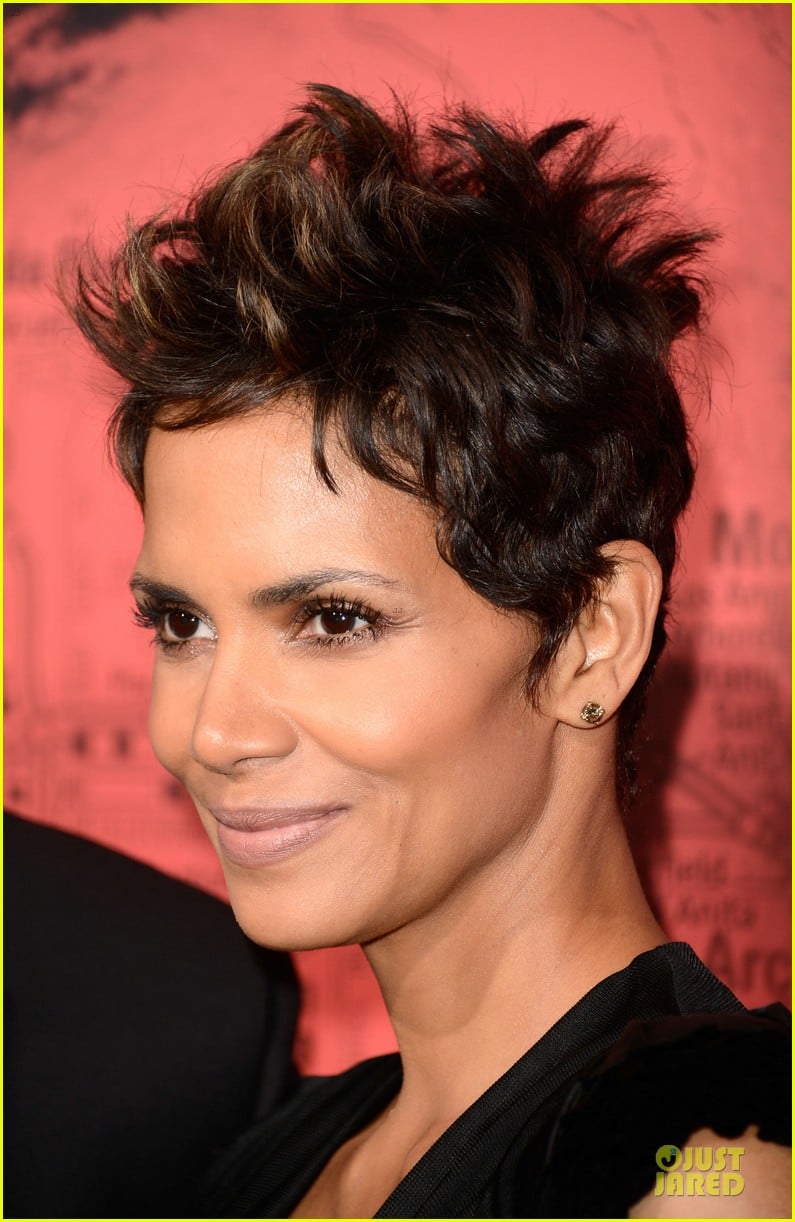 halle berry abigail breslin the call hollywood premiere 122825779
