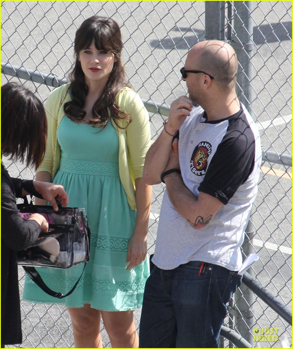 zooey deschanel sexual tension leads to a freakin hot kiss 242836285