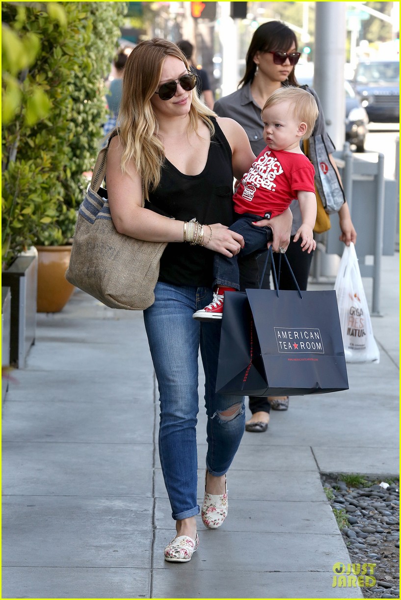 hilary duff daily grill lunch stop 182836069