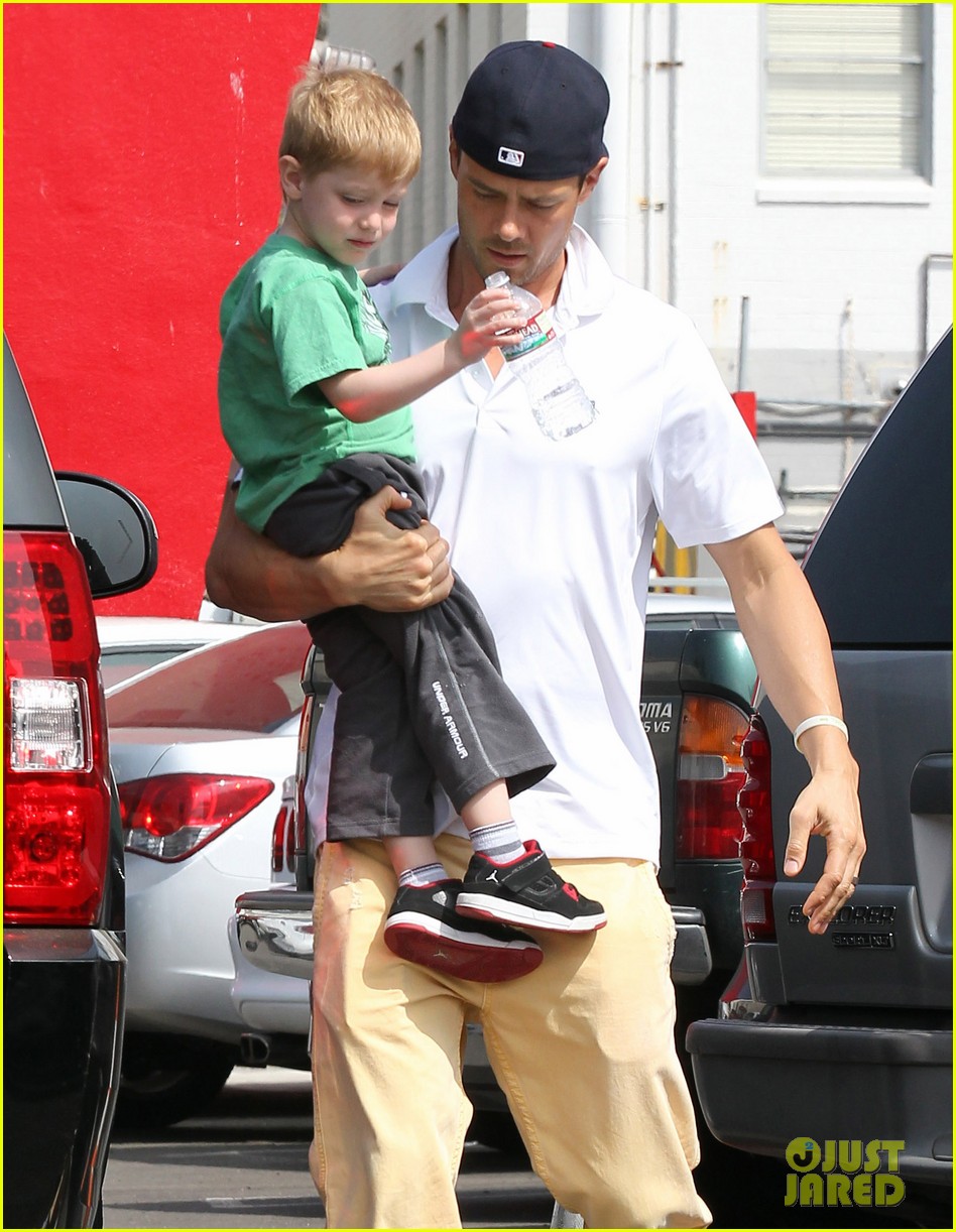 josh duhamel in n out outing 13