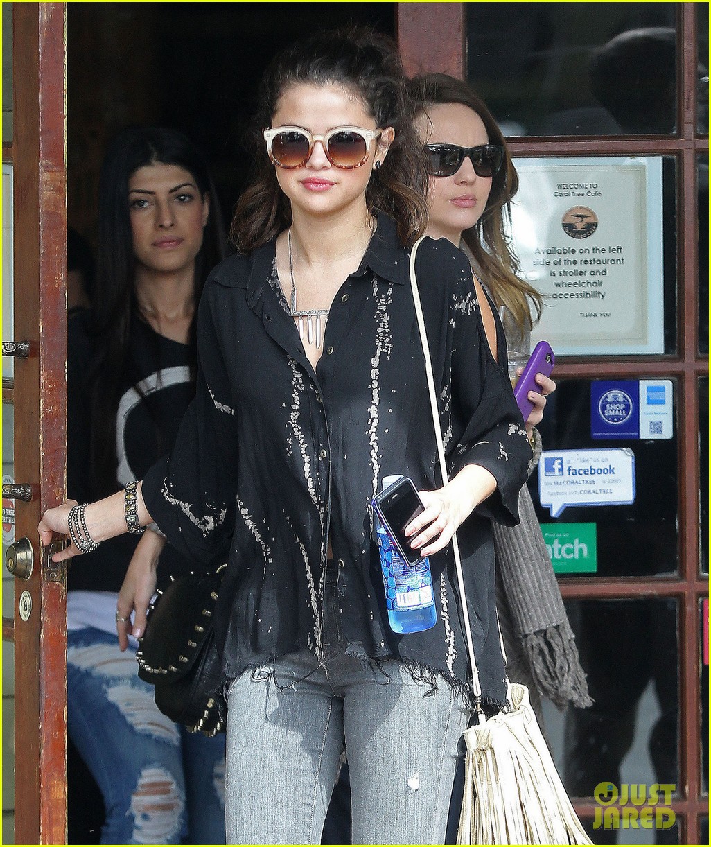 selena gomez coral tree cafe lunch 062824379