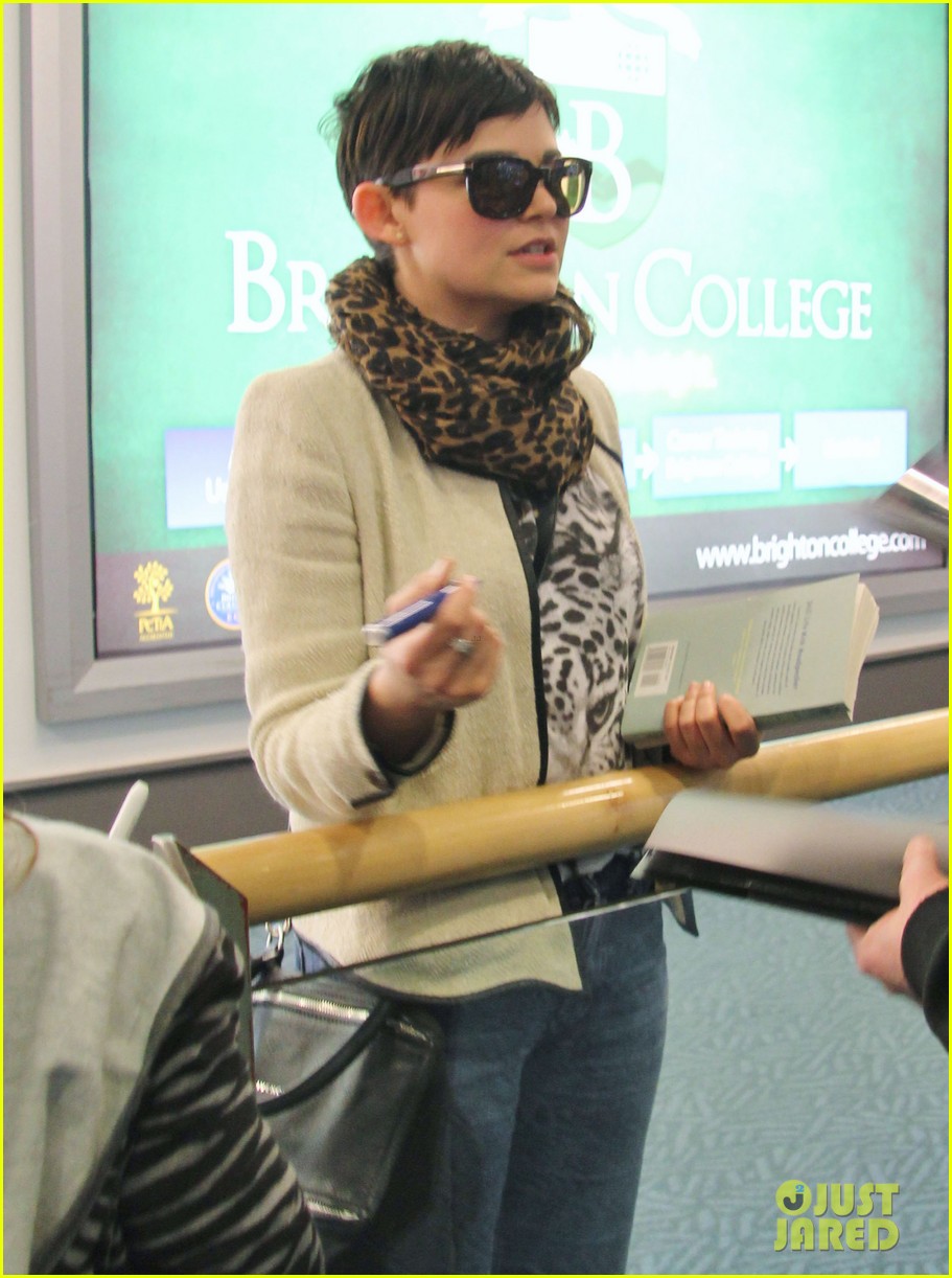 ginnifer goodwin its hard playing two characters on once upon a time 05