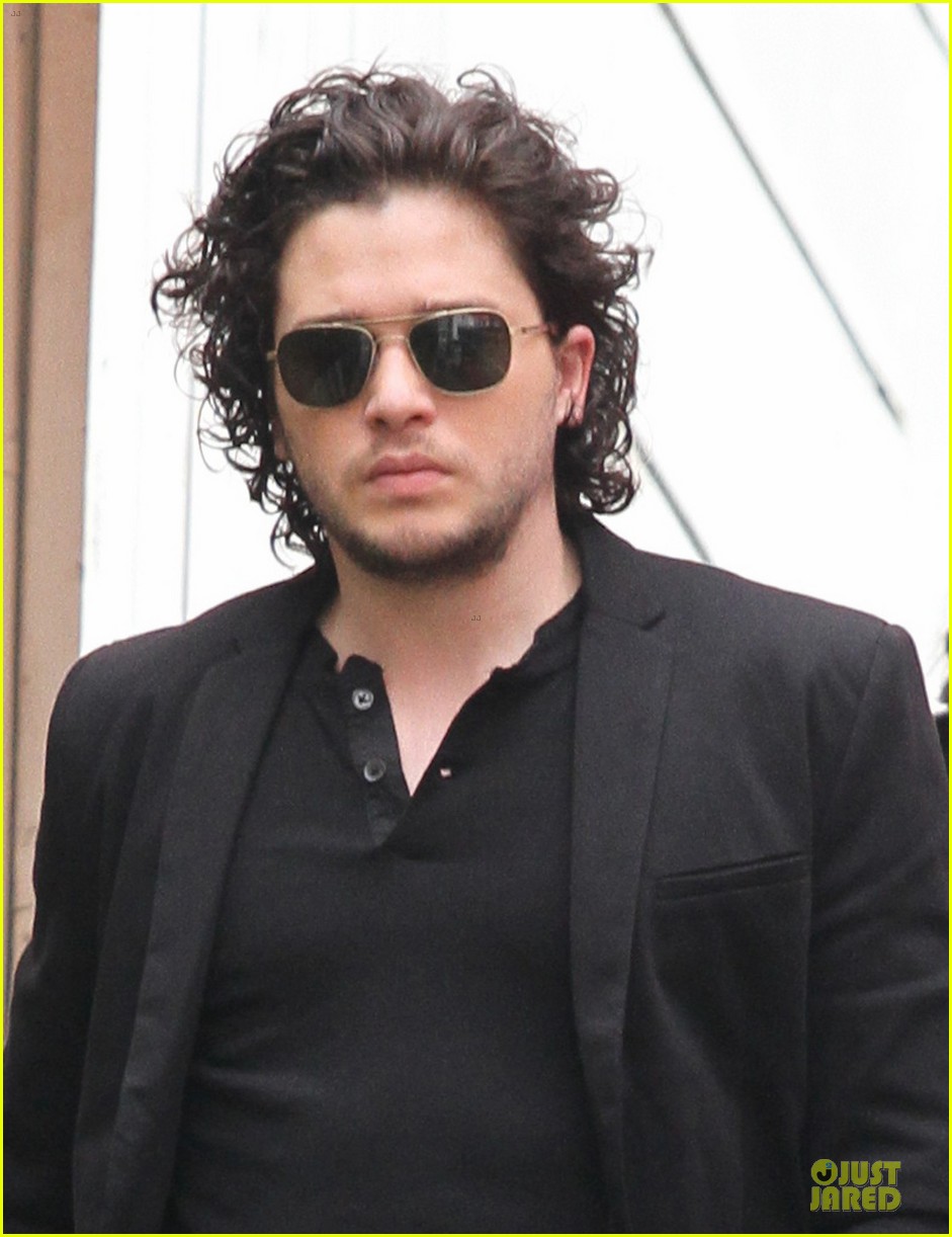 kit harington game of thrones promotion on extra 04