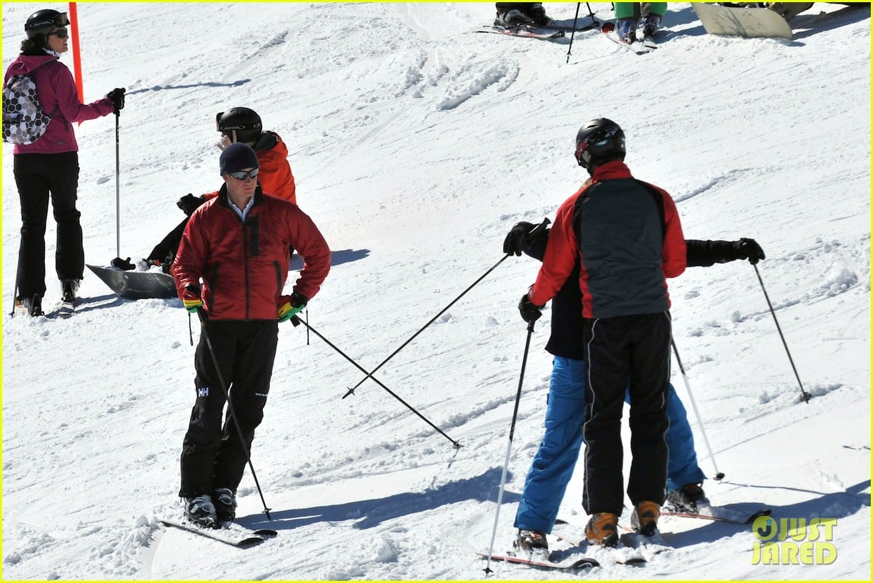 kate middleton pregnant baby bump in the swiss alps 05