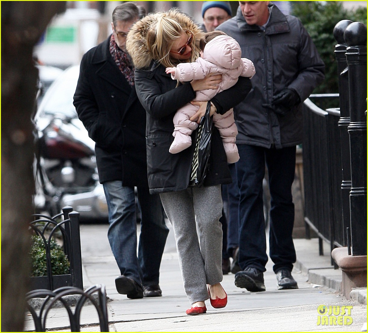 Sienna Miller & Tom Sturridge Family Day with Marlowe! Photo 2832468