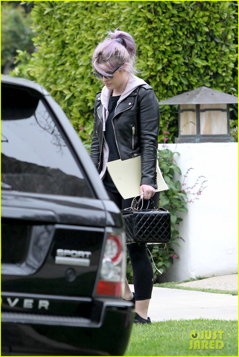 Kelly Osbourne Steps Out PostSeizure Hospitalization Photo 2832548
