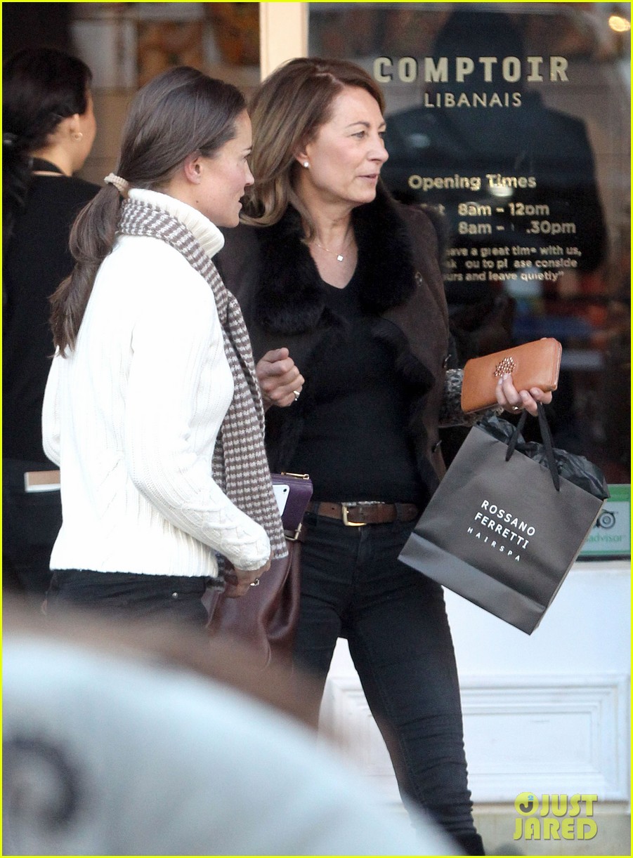 pippa middleton comptoir lunch with mom carole 042827308