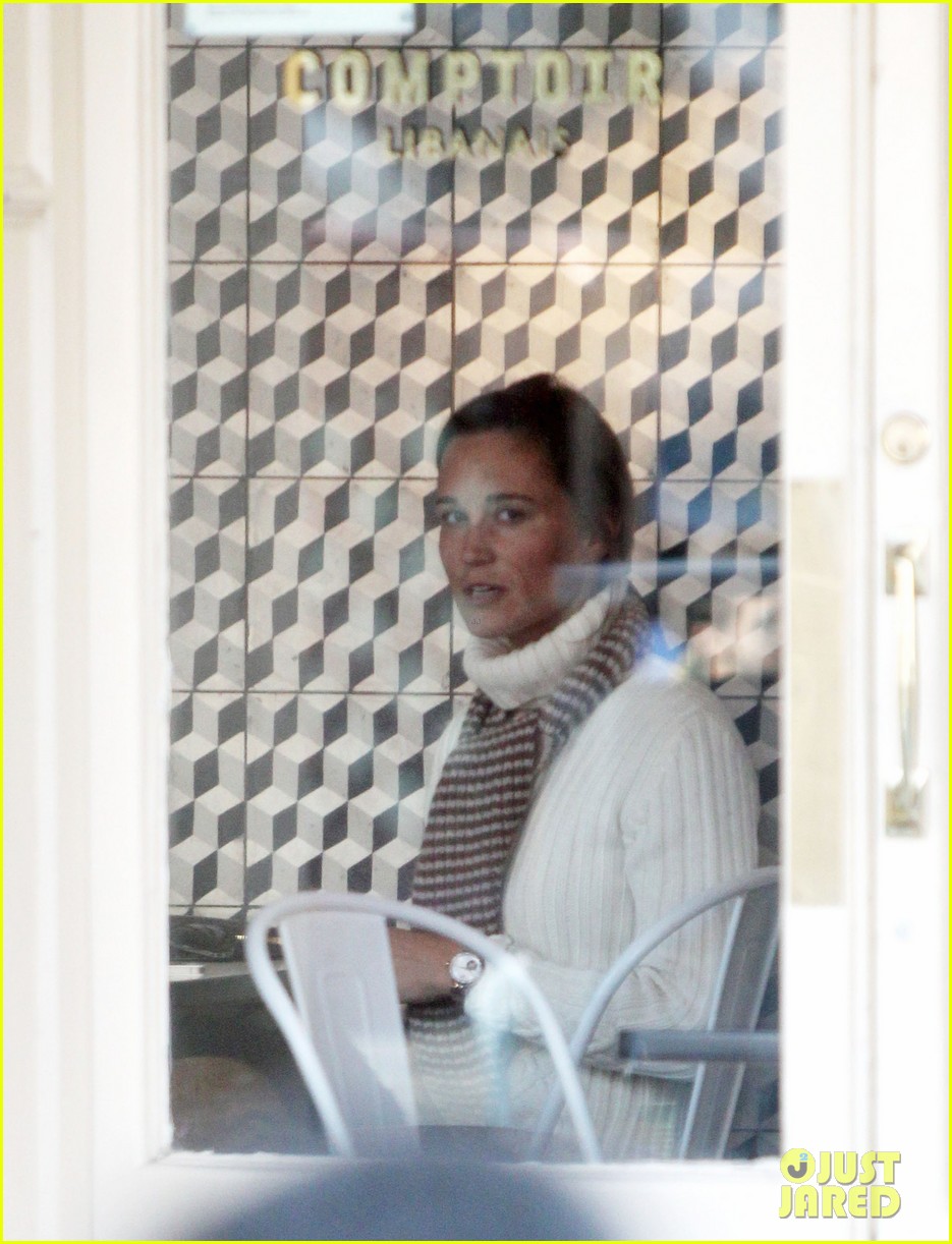 pippa middleton comptoir lunch with mom carole 172827321