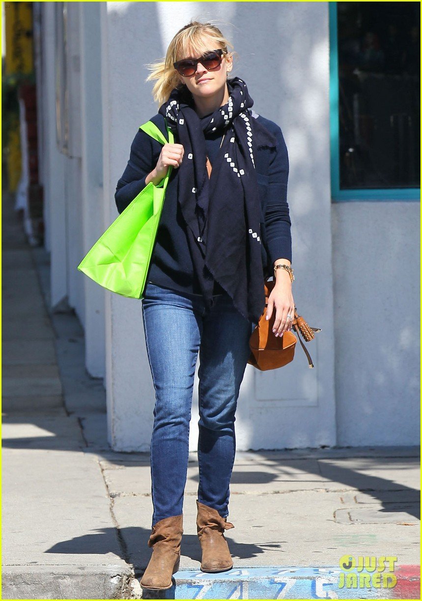 reese witherspoon sunday shopping spree 172828534