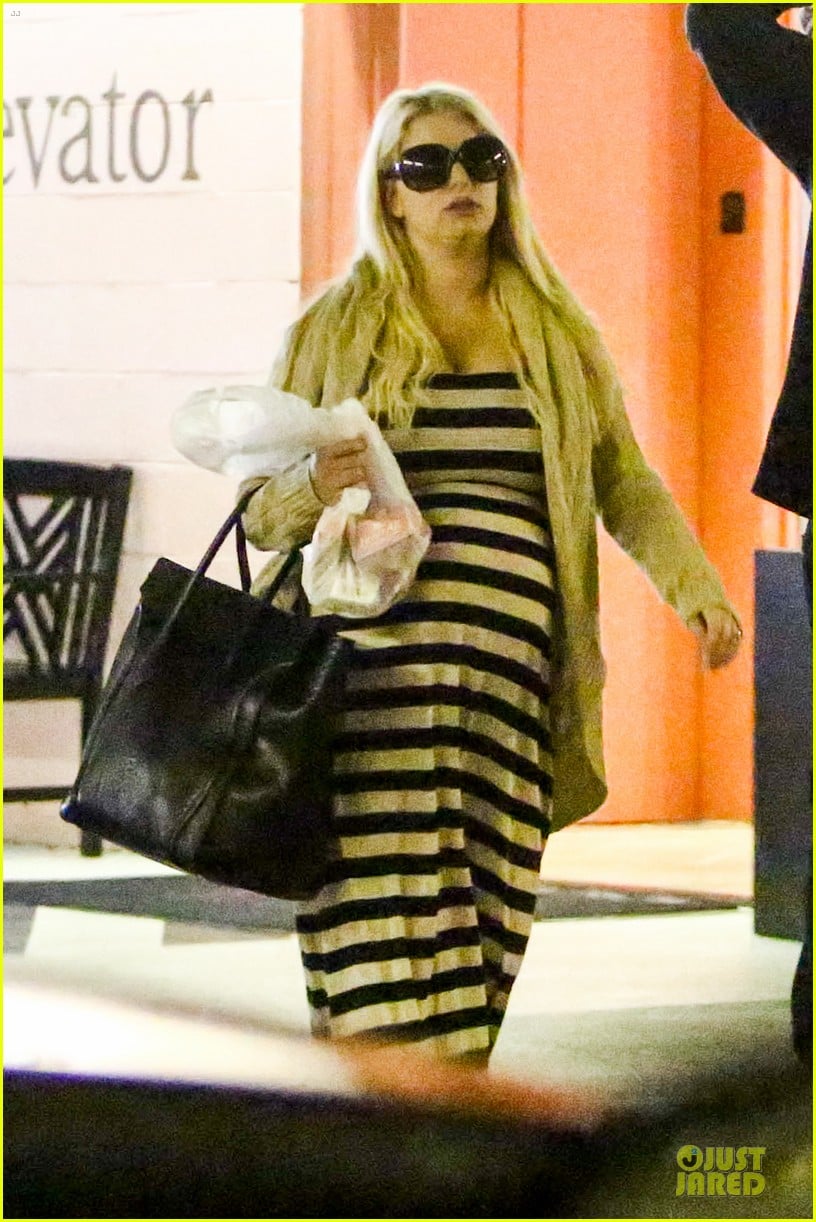 pregnant jessica simpson eric johnson doctors office with maxwell 022839963