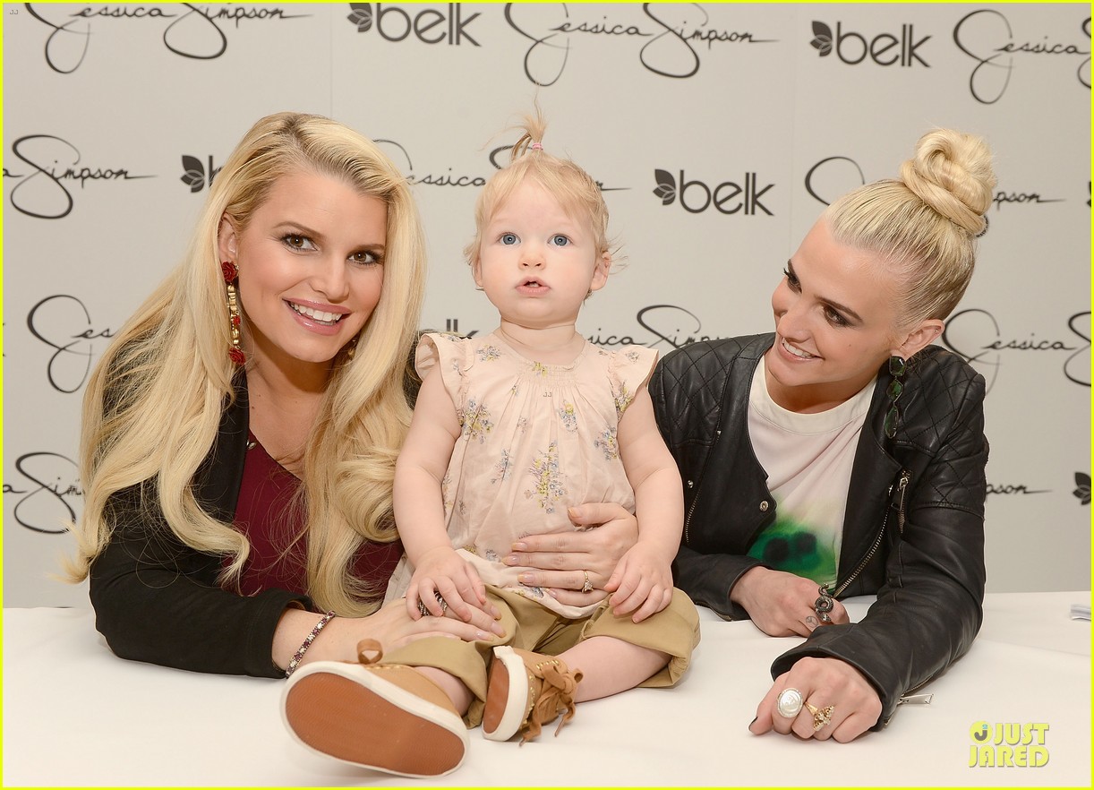 jessica ashlee simpson pelk southpark visit with maxwell 152836347