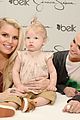 jessica ashlee simpson pelk southpark visit with maxwell 11