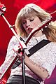 taylor swift drive by with train at newark concert video 02