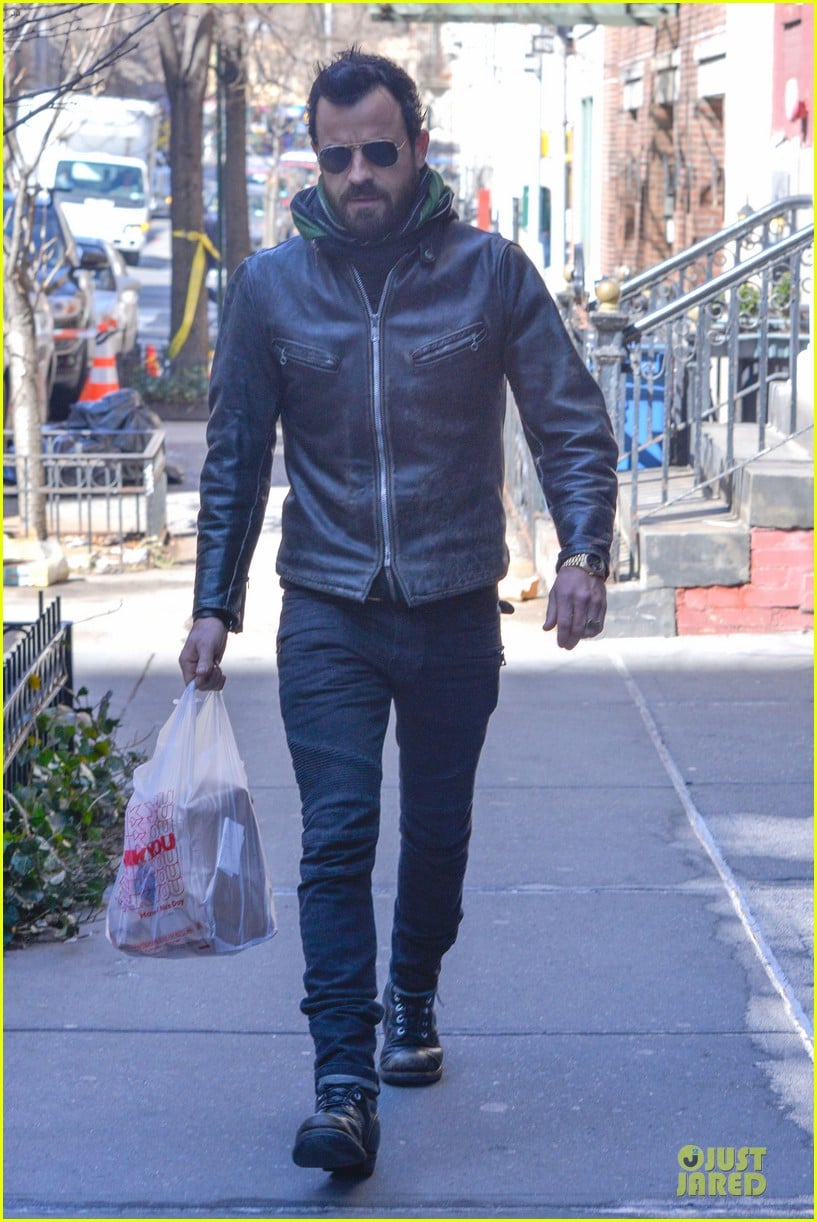 justin theroux is great guy raves chelsea handler 032827822