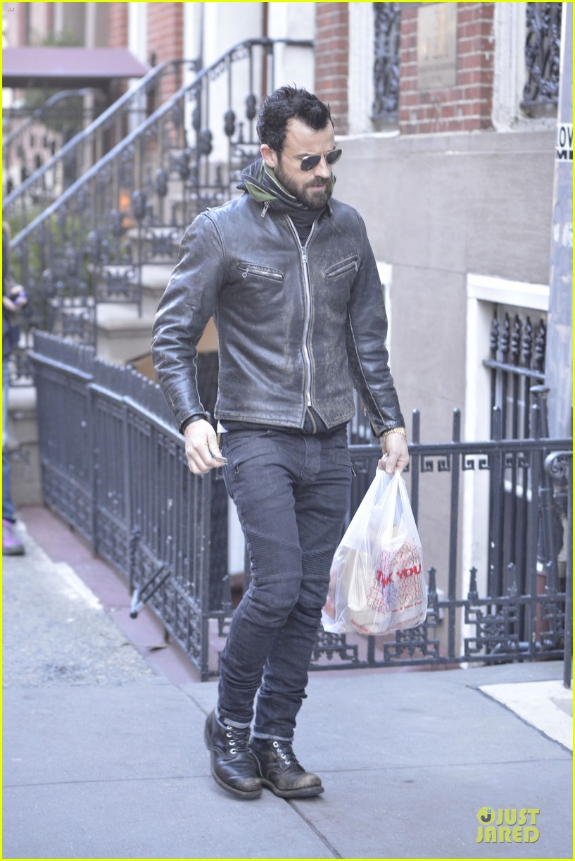 justin theroux is great guy raves chelsea handler 042827823
