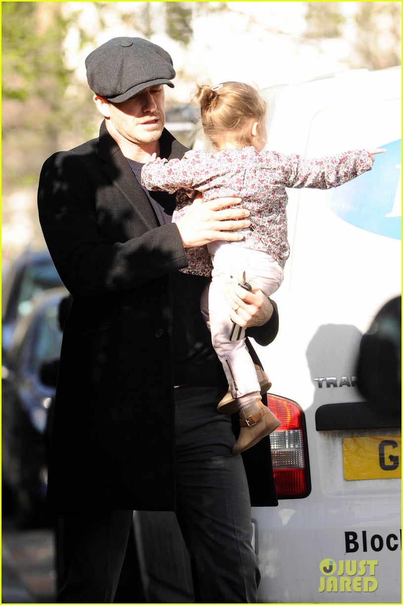 victoria david beckham day out with harper 07
