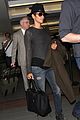 halle berry covers baby bump at lax 10