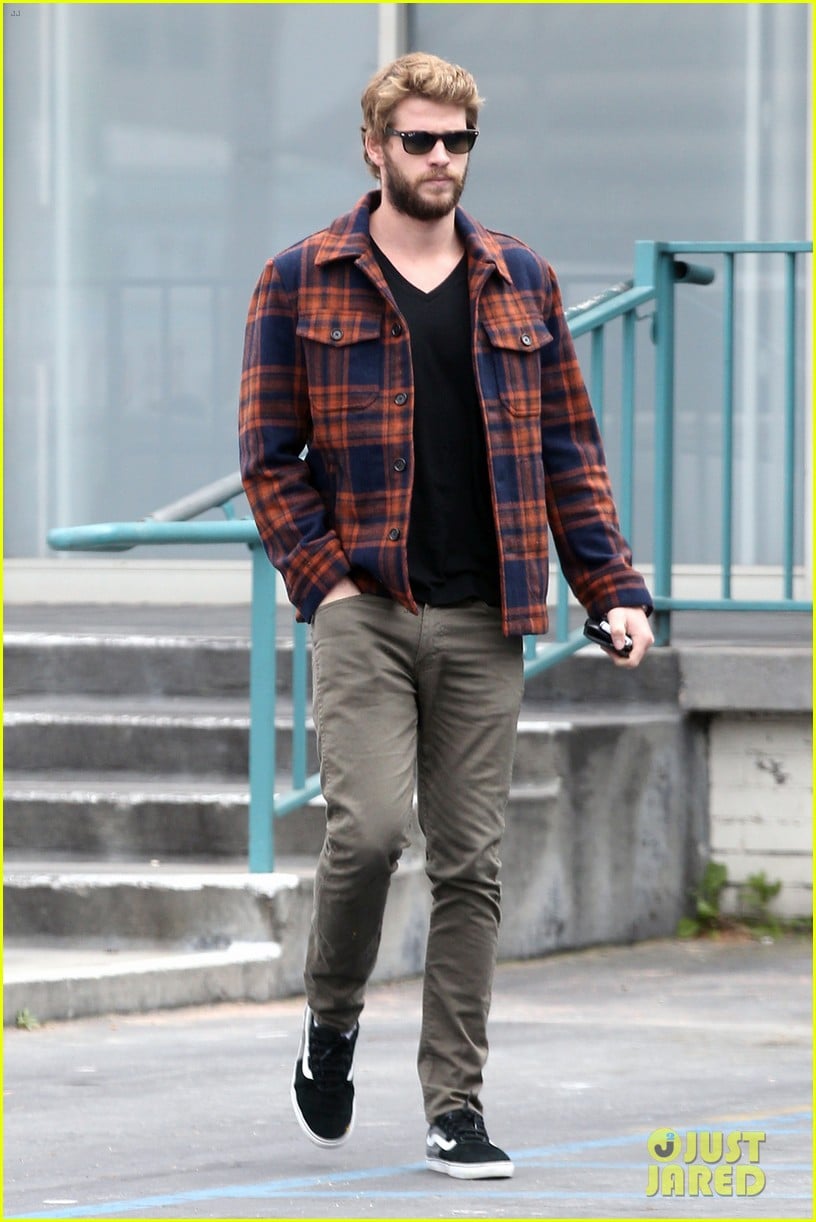 miley cyrus goes to photo shoot liam hemsworth grabs bite to eat 03