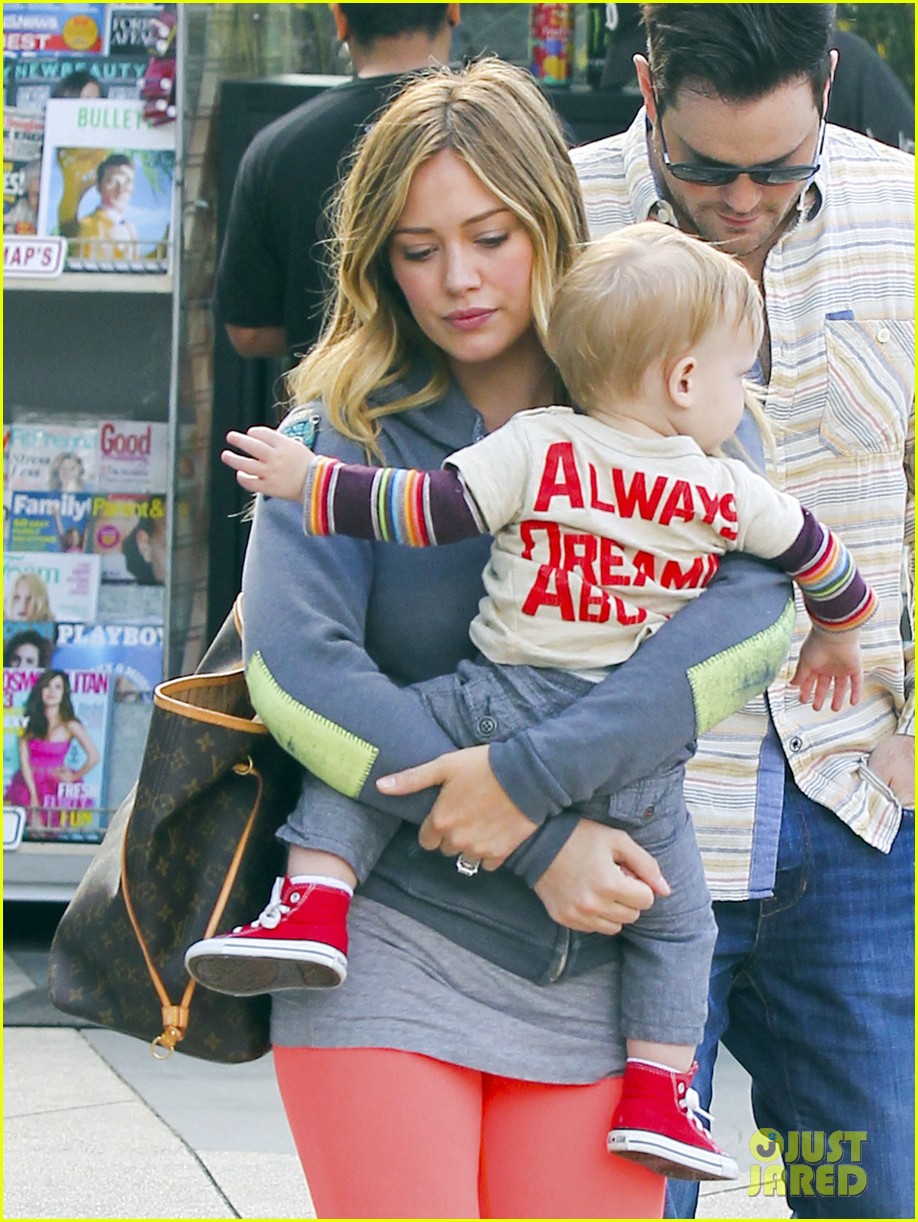 hilary duff mike comrie family breakfast with luca 11