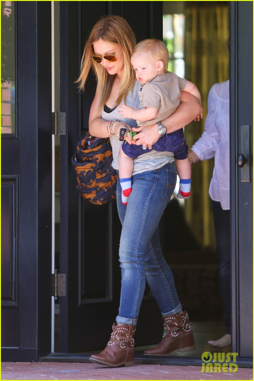 hilary duff sunny afternoons with baby luca 172853584