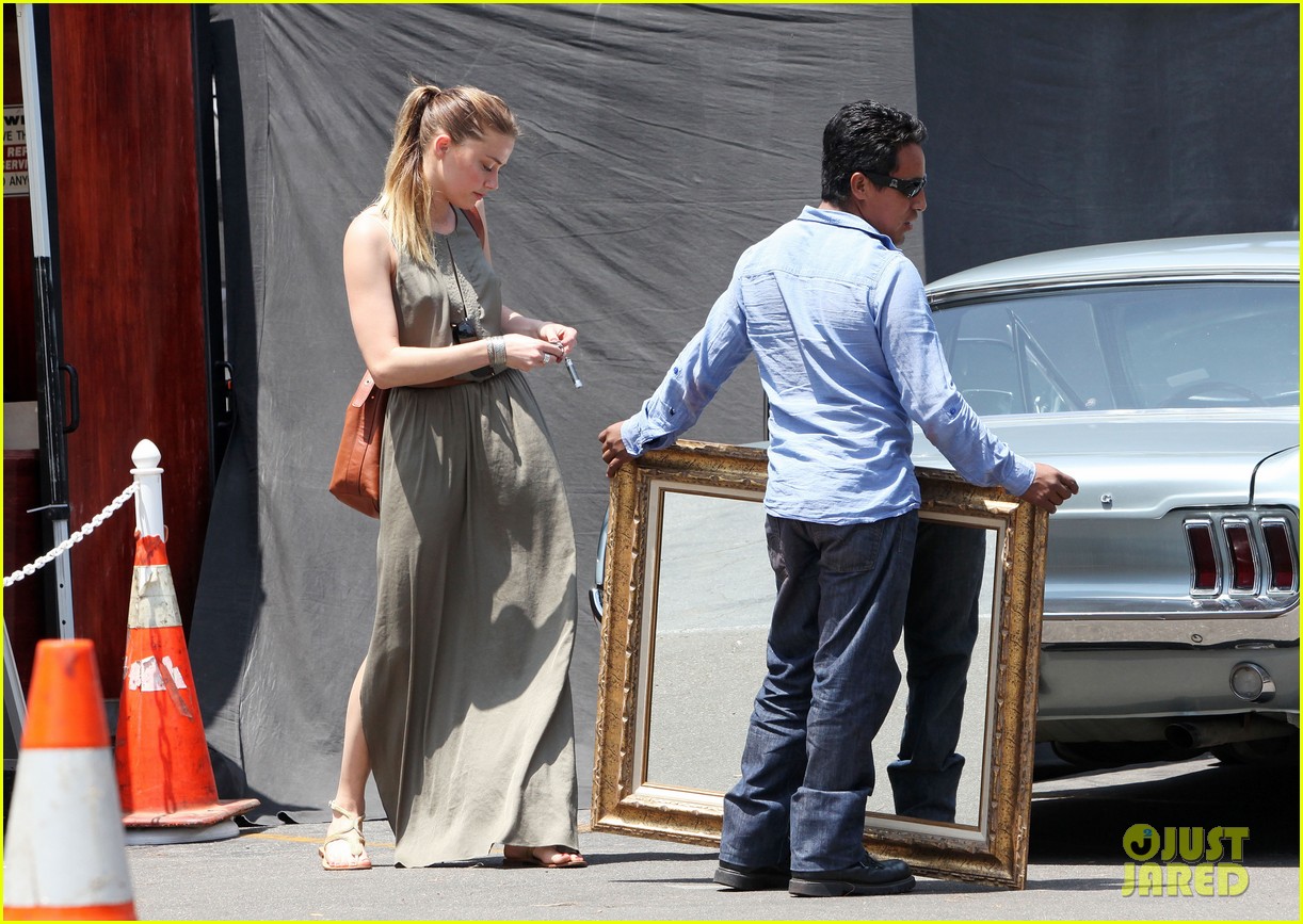 amber heard solo shopping after night with johnny depp 032860402