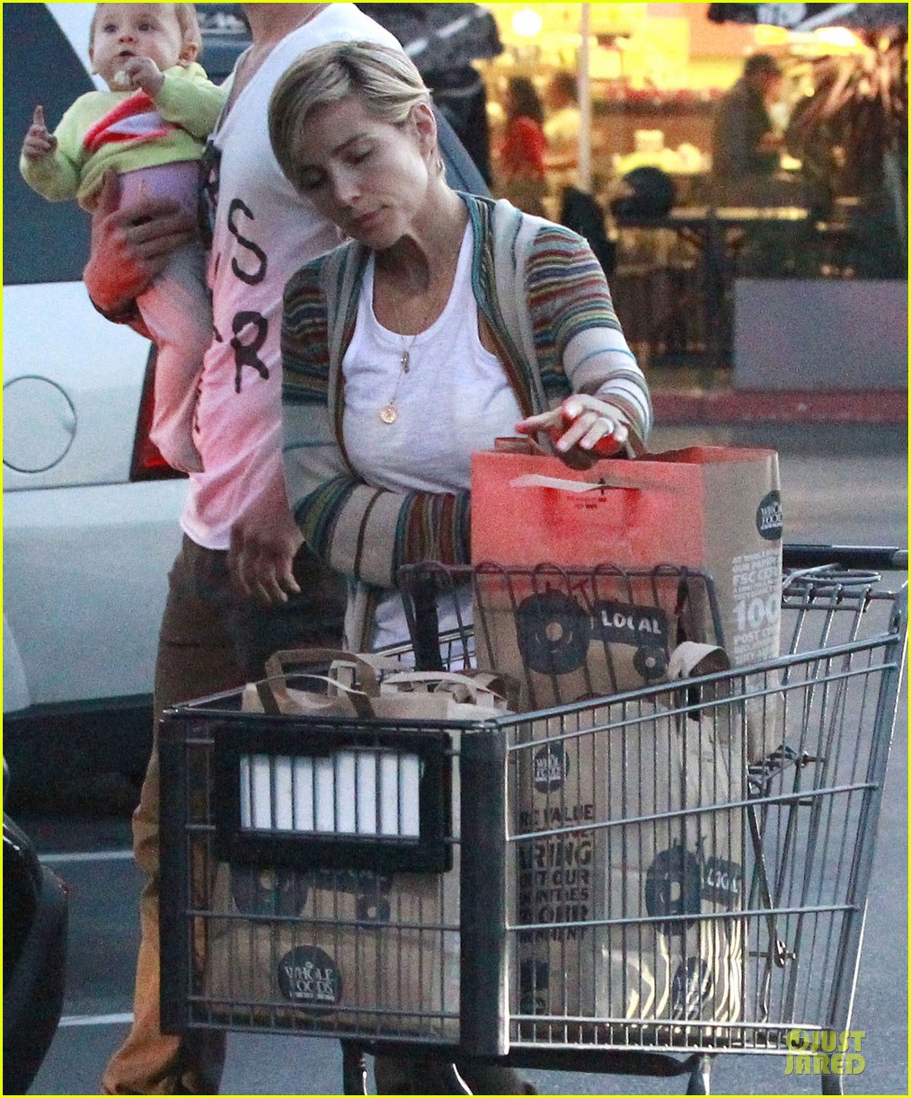 chris hemsworth elsa pataky grocery shopping after easter 152841871