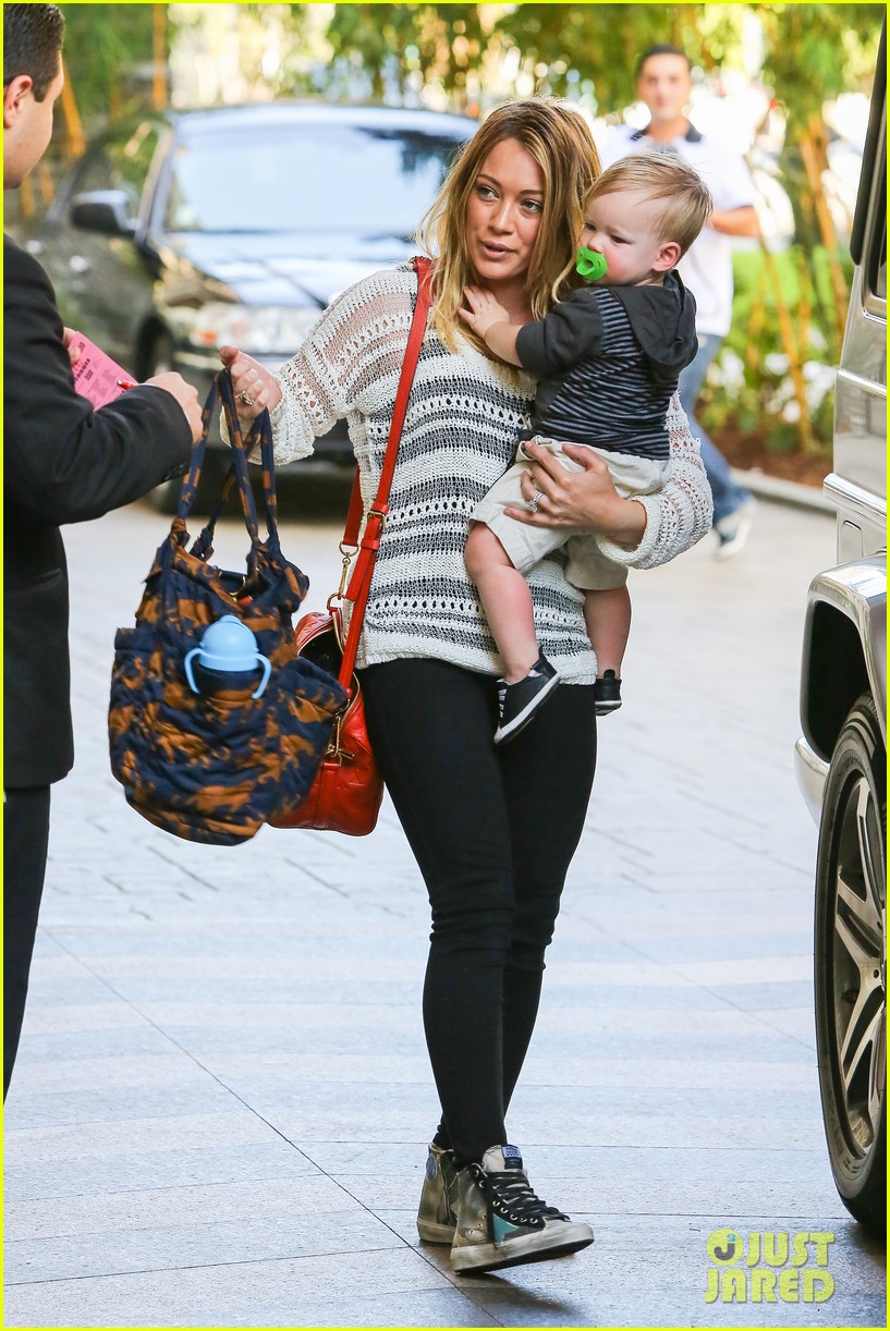 hilary duff birthday parties with baby luca 34