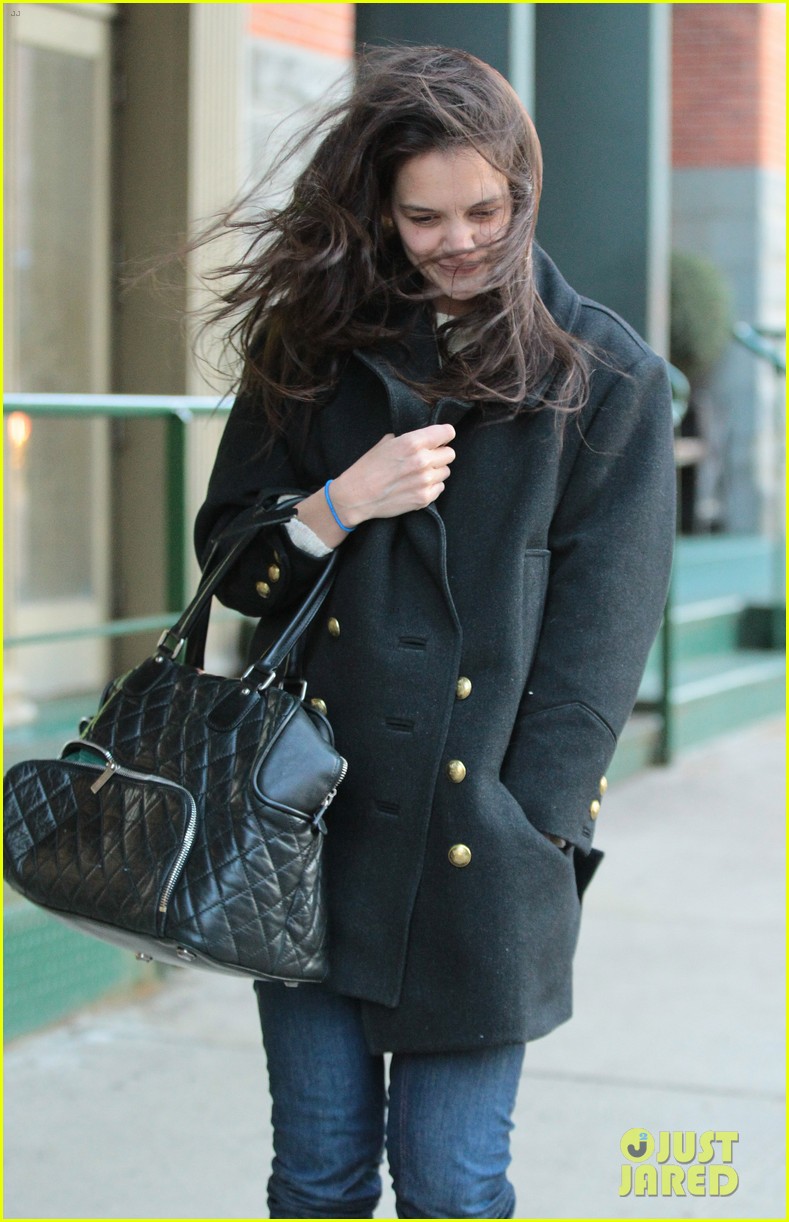 katie holmes steps out after peter cincotti dating rumors 06