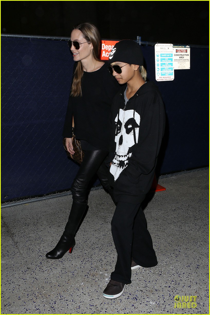 angelina jolie lax arrival with maddox 08