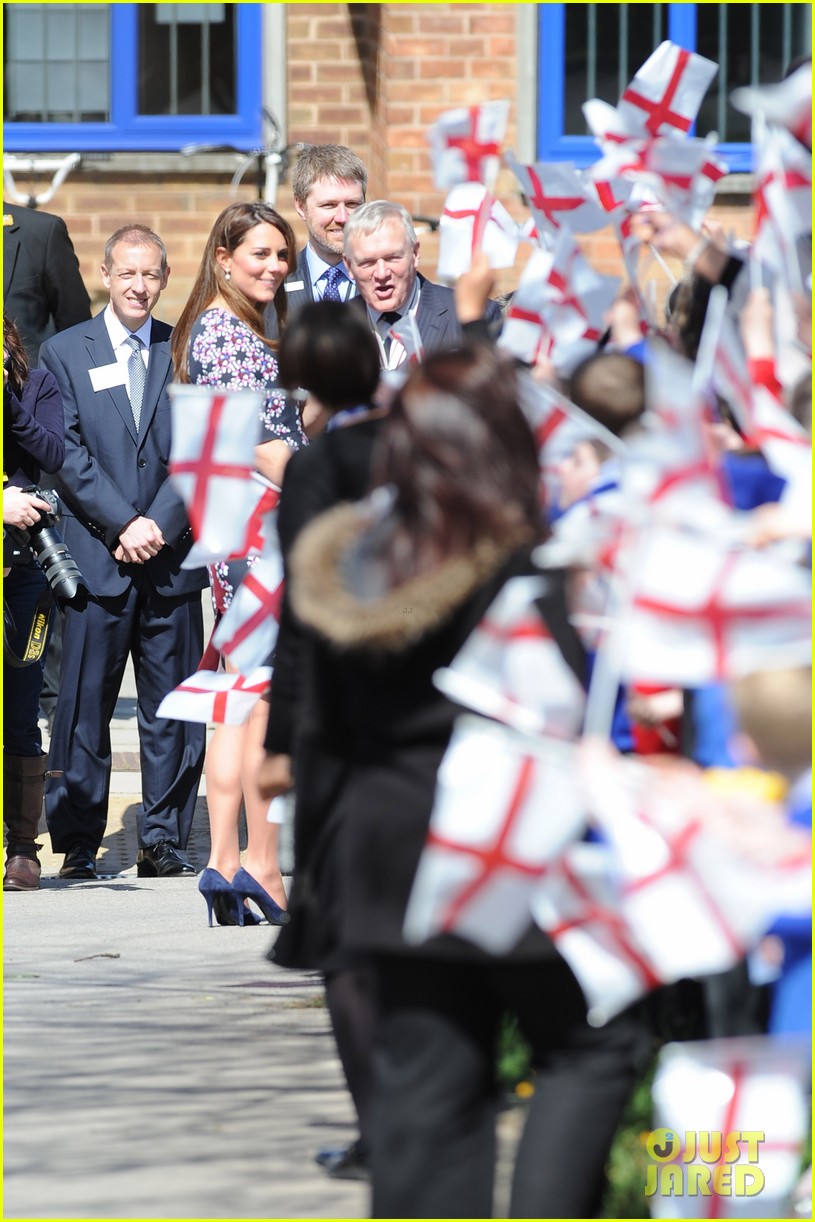 kate middleton pregnant baby bump at willows school 062856404