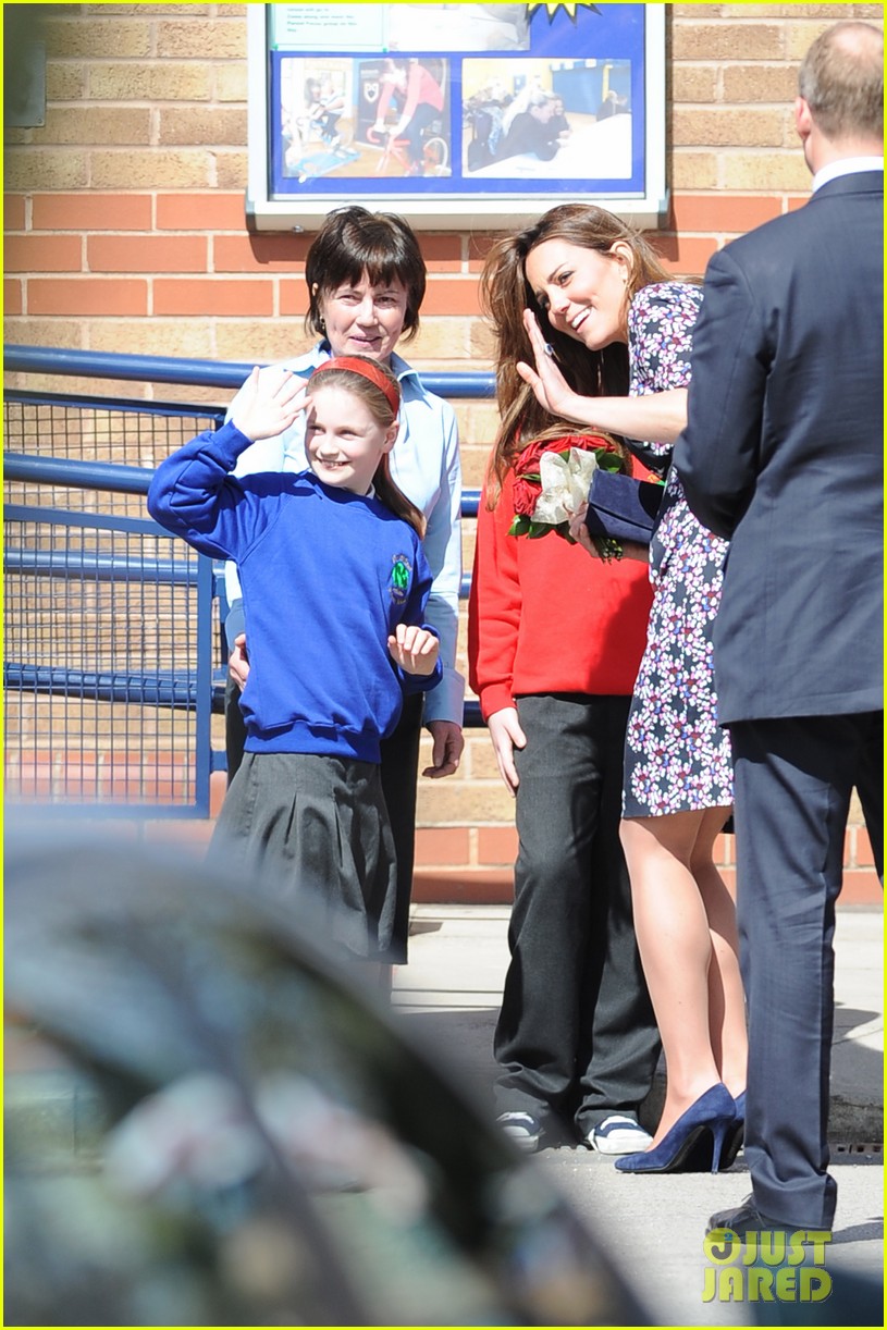 kate middleton pregnant baby bump at willows school 07
