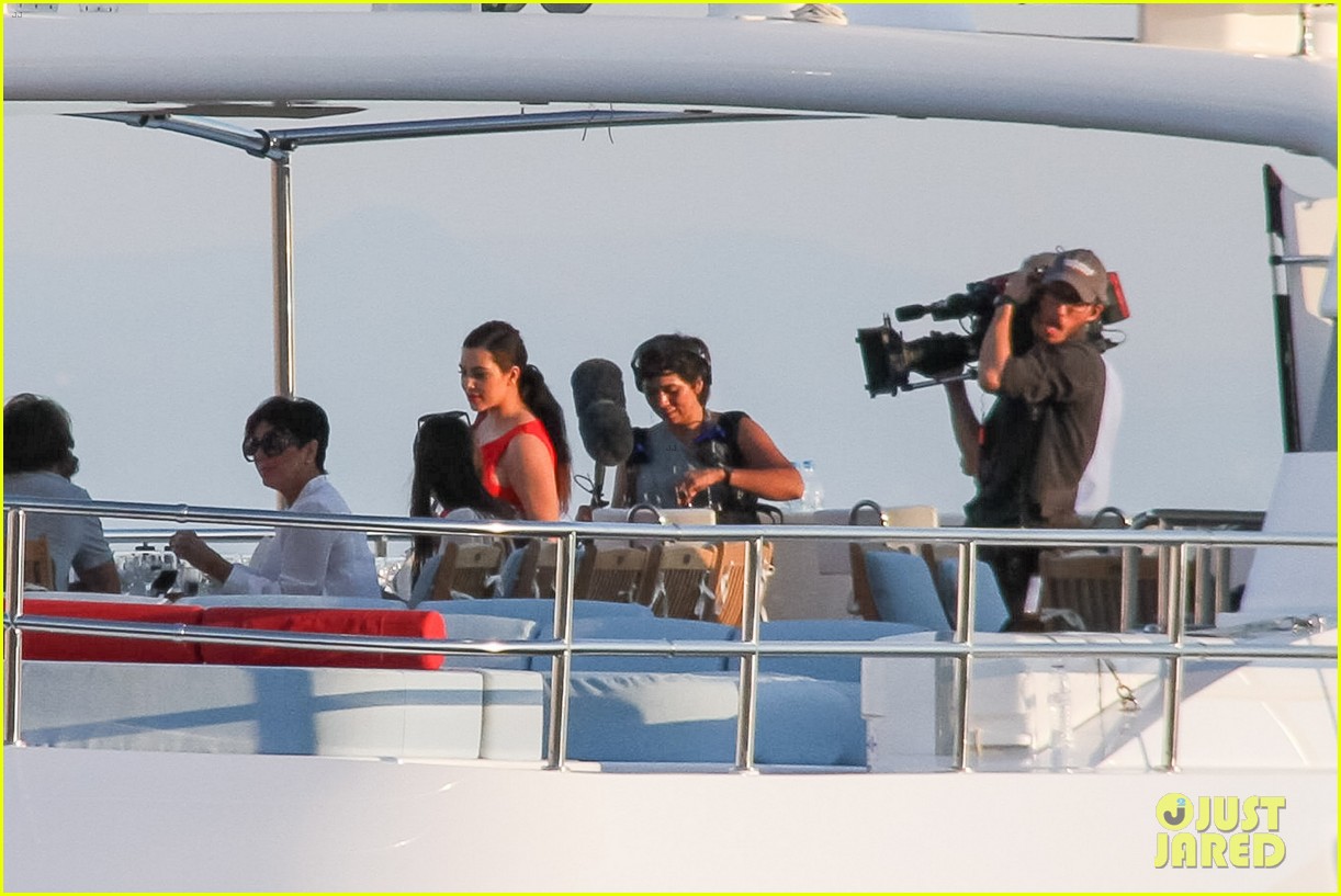pregnant kim kardashian family boat ride in greece 322860217