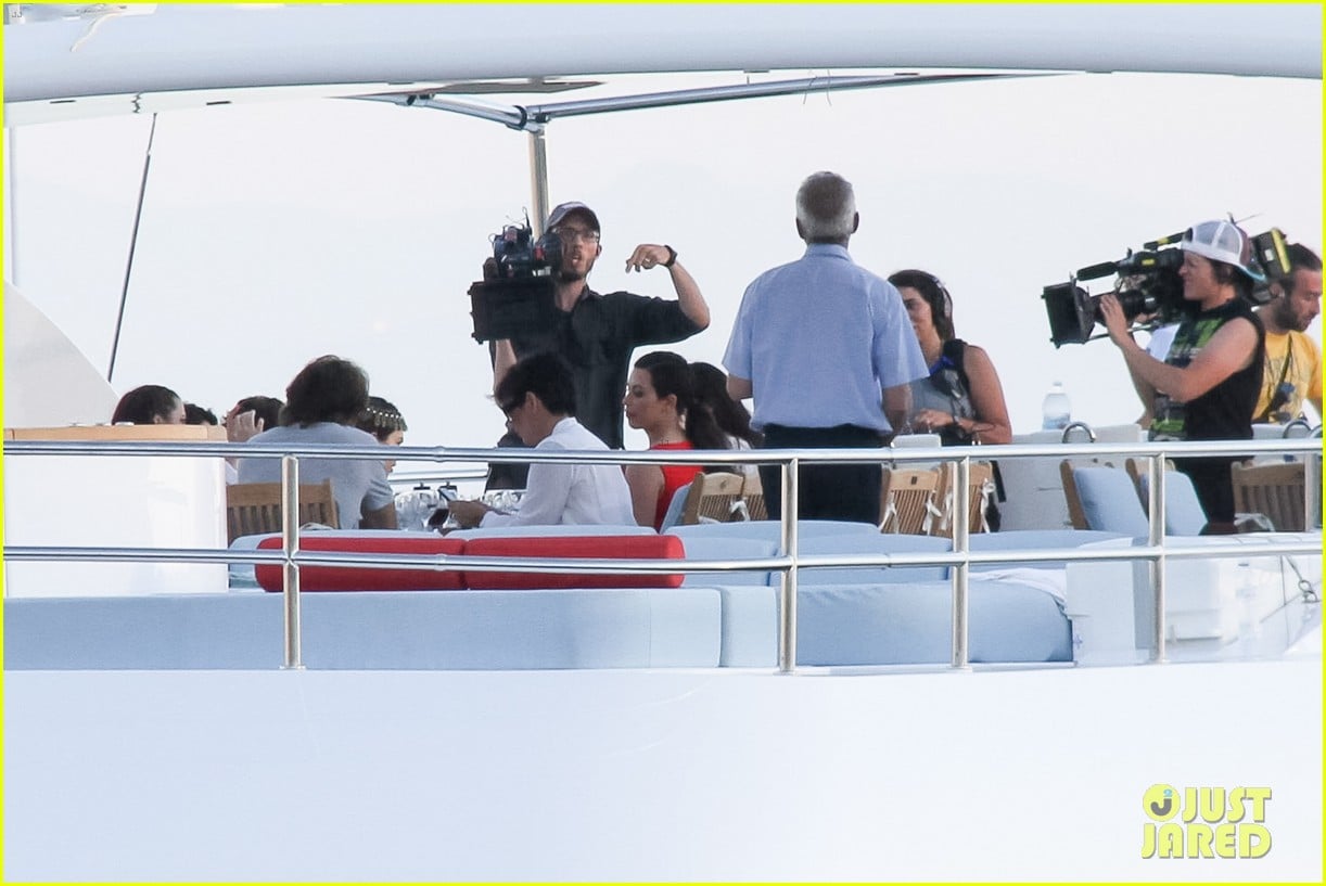 pregnant kim kardashian family boat ride in greece 412860226