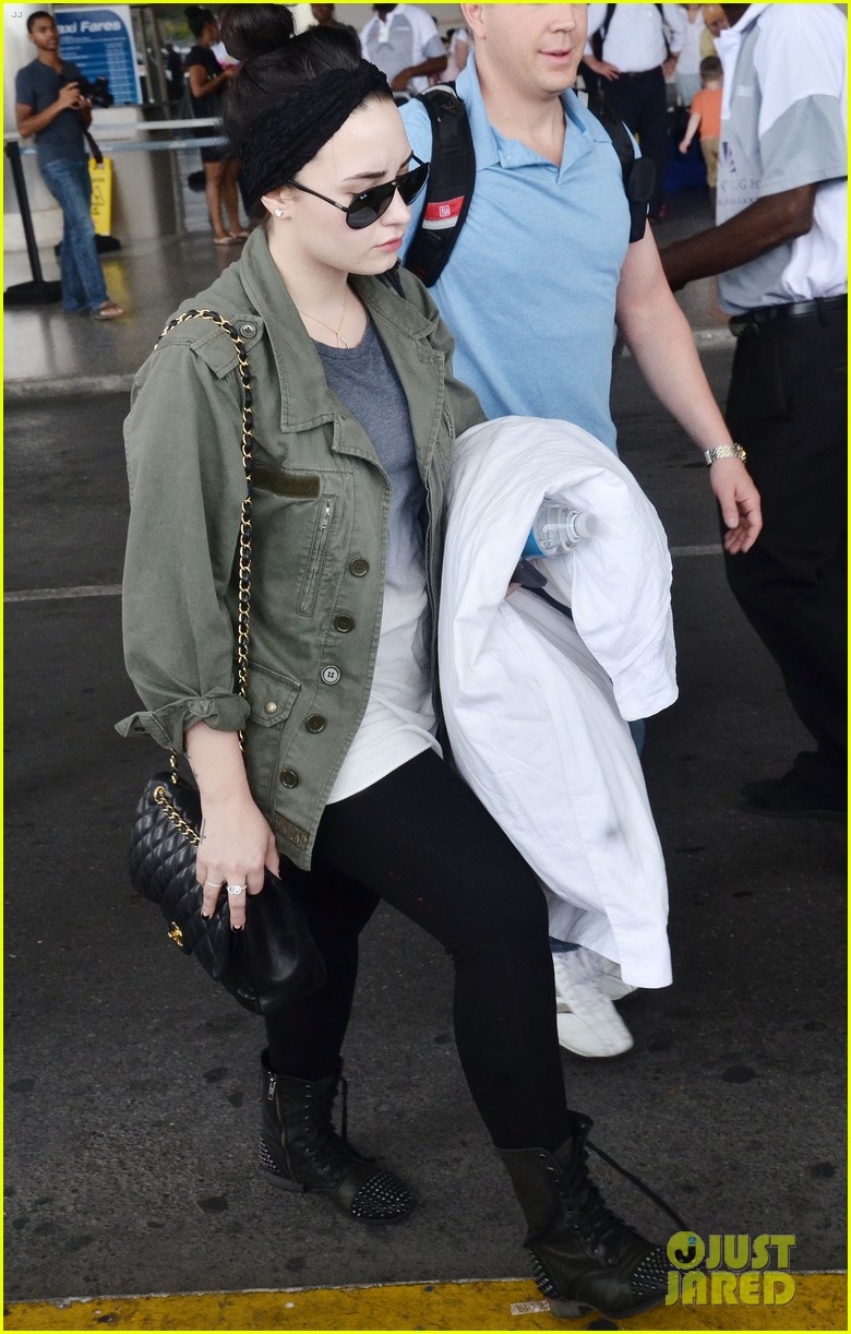 demi lovato flies to barbados after siriusxm visit 02