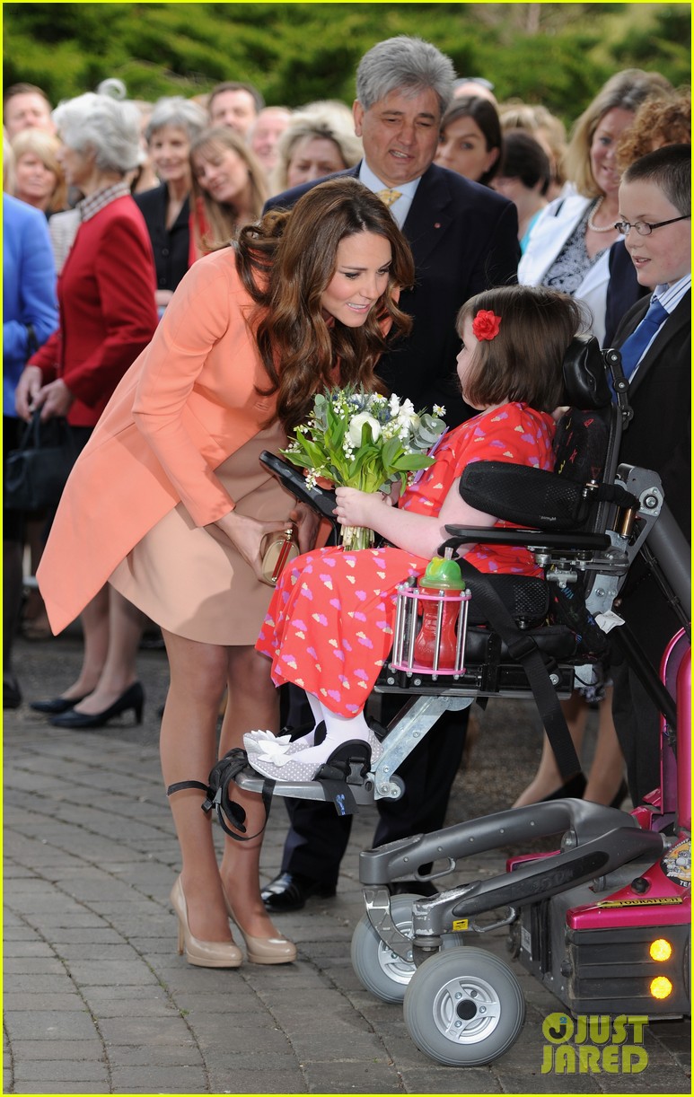 kate middleton visits naomi house speaks in recorded video 092860505