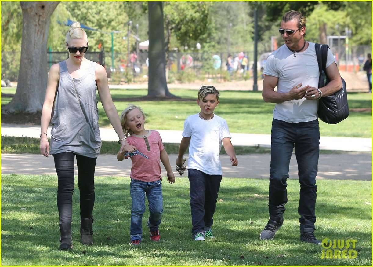 gwen stefani gavin rossdale family day at the park 16