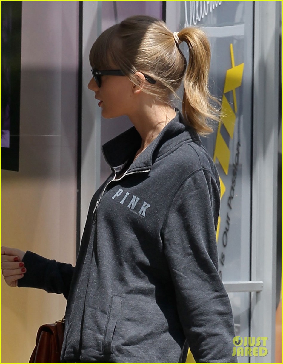 taylor swift breaks a sweat at tracy anderson gym 02