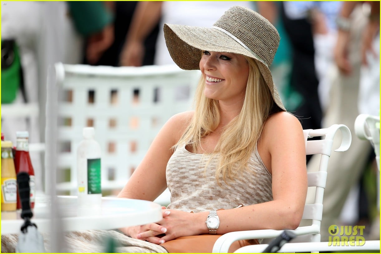 lindsey vonn cheers on tiger woods at masters tournament 082847884