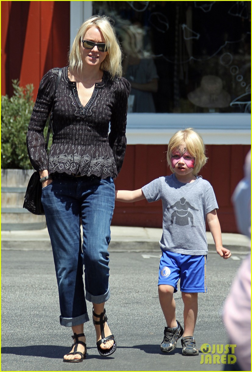 naomi watts golden blonde after hair appointment 04a2847792