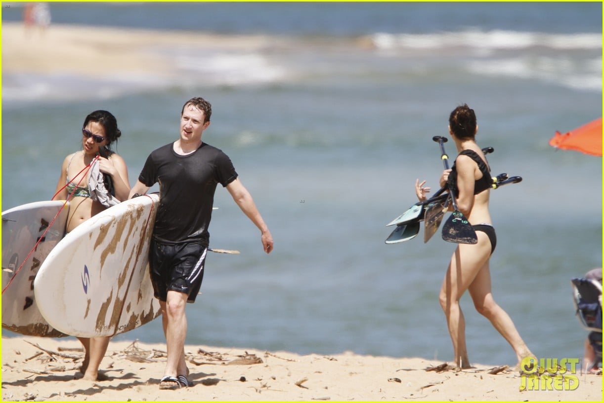 mark zuckerberg priscilla chan surfing in hawaii 08