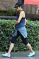 halle berry pregnant baby bump in workout clothes 01