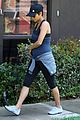 halle berry pregnant baby bump in workout clothes 14