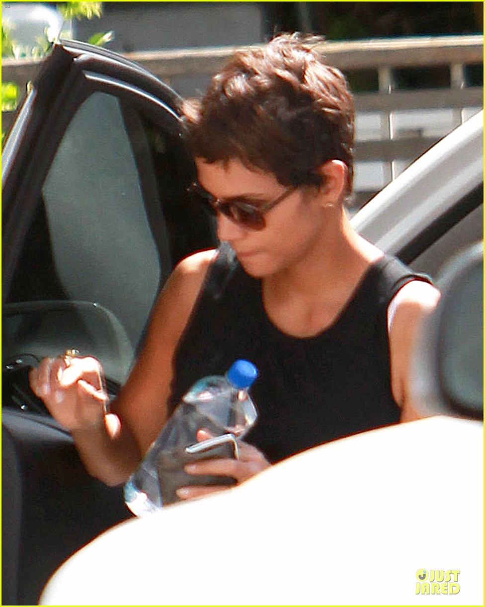 halle berry olivier martinez separate la outings 04