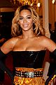 beyonce met ball 2013 red carpet with solange knowles 02