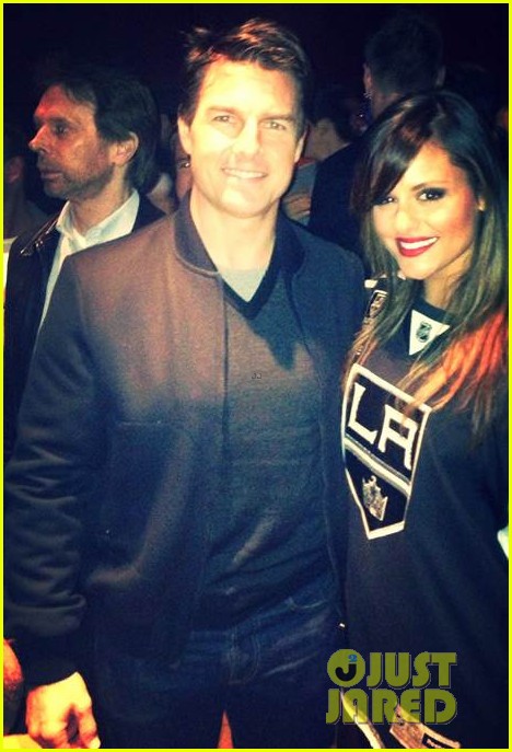 tom cruise cheers for the la kings 05