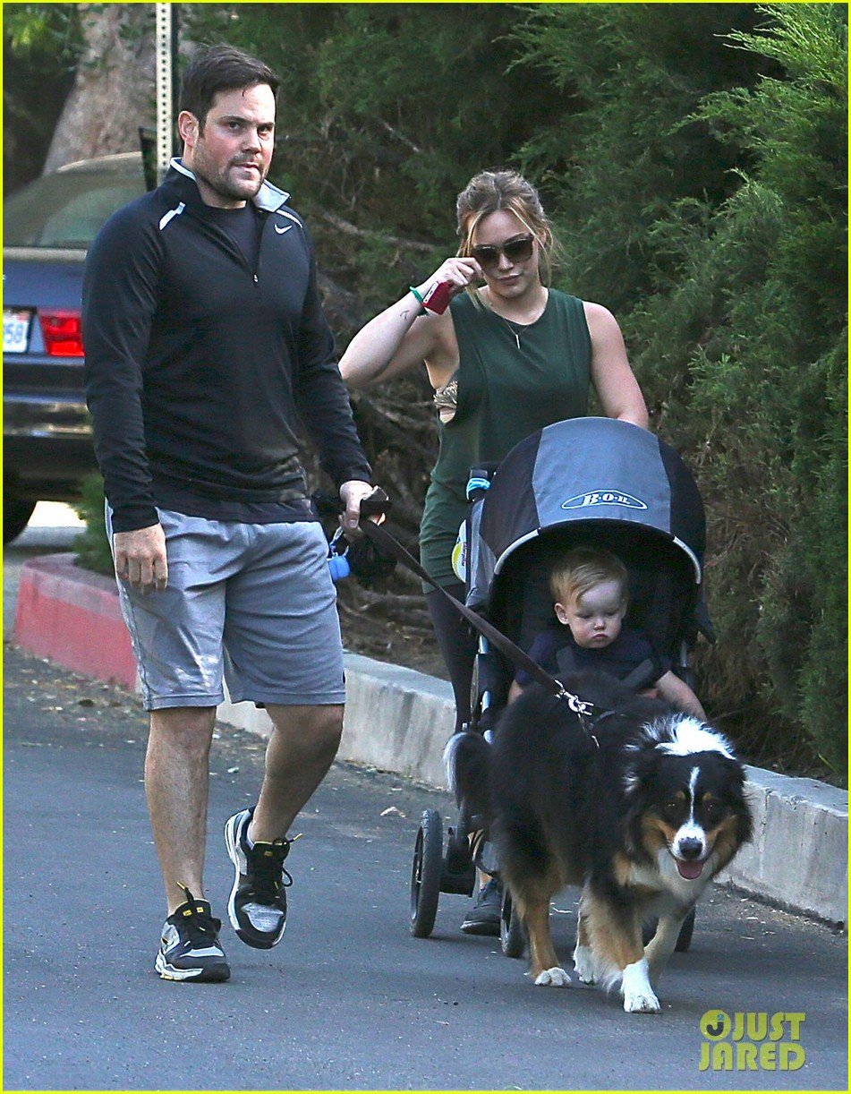 hilary duff mike comrie family hike with luca 012878259
