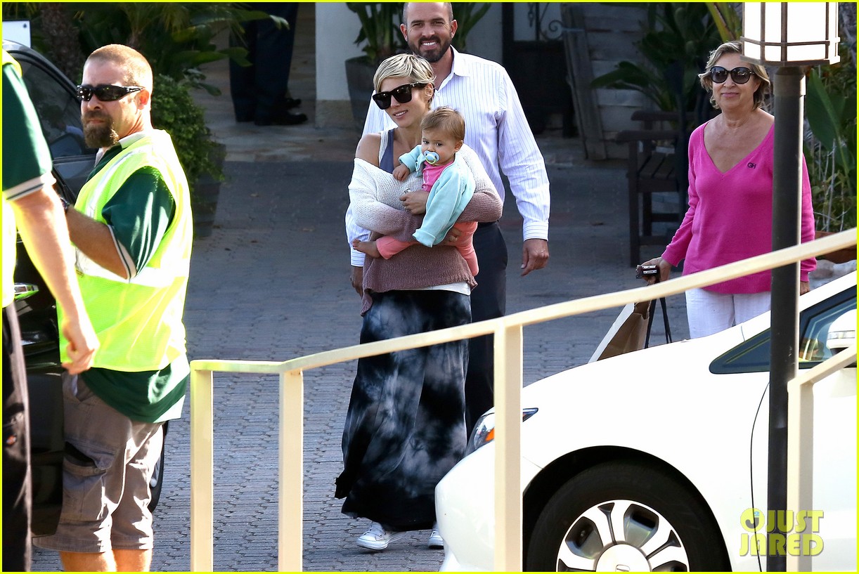 elsa pataky takes india to lunch with her mom 10