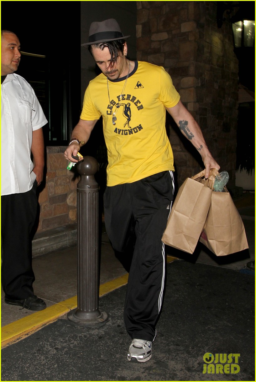colin farrell picks up groceries on epic opening night 072878162